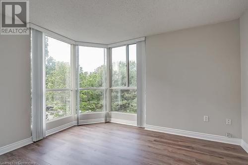 1237 North Shore Boulevard E Unit# 407, Burlington, ON - Indoor Photo Showing Other Room