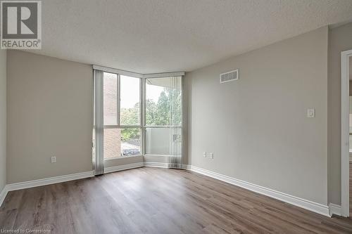 1237 North Shore Boulevard E Unit# 407, Burlington, ON - Indoor Photo Showing Other Room