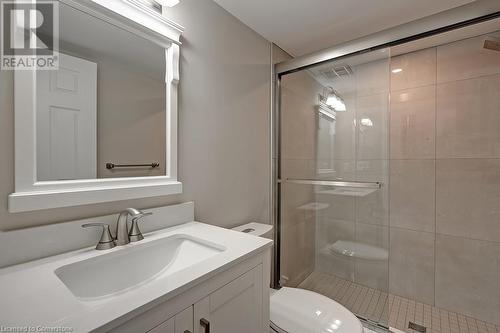 1237 North Shore Boulevard E Unit# 407, Burlington, ON - Indoor Photo Showing Bathroom