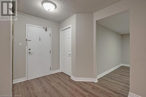 1237 North Shore Boulevard E Unit# 407, Burlington, ON - Indoor Photo Showing Other Room