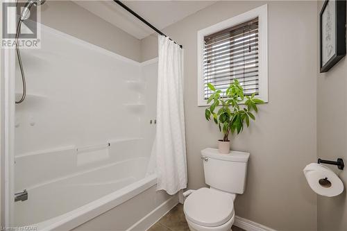 47 Bowen Drive, Guelph, ON - Indoor Photo Showing Bathroom