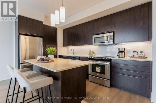 2003 - 25 Broadway Avenue, Toronto (Mount Pleasant West), ON - Indoor Photo Showing Kitchen With Upgraded Kitchen