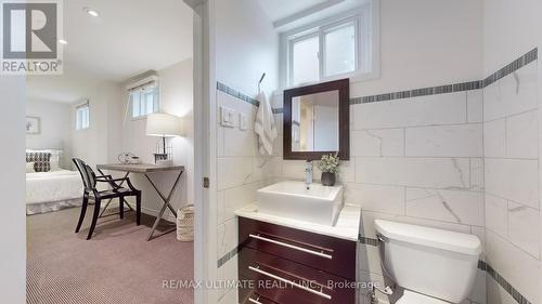 157 Gainsborough Road, Toronto (Woodbine Corridor), ON - Indoor Photo Showing Bathroom