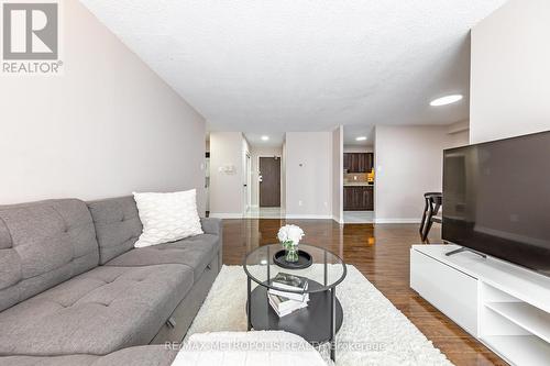 1105 - 15 Torrance Road, Toronto, ON - Indoor Photo Showing Living Room