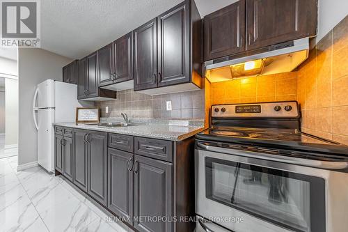 1105 - 15 Torrance Road, Toronto, ON - Indoor Photo Showing Kitchen