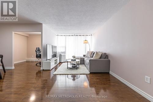 1105 - 15 Torrance Road, Toronto, ON - Indoor Photo Showing Living Room