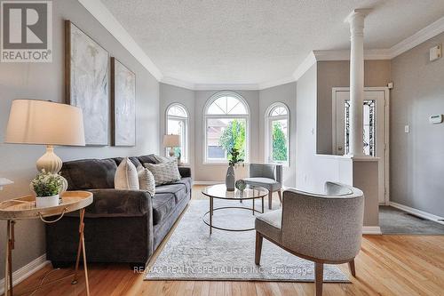 205 Ellis Crescent, Milton, ON - Indoor Photo Showing Living Room