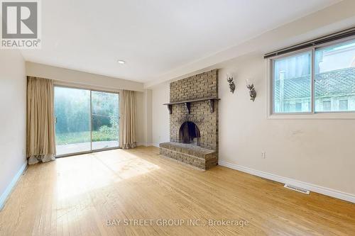 2152 Haygate Crescent, Mississauga, ON - Indoor Photo Showing Living Room With Fireplace