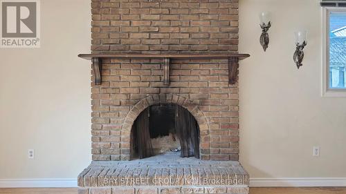 2152 Haygate Crescent, Mississauga, ON - Indoor With Fireplace