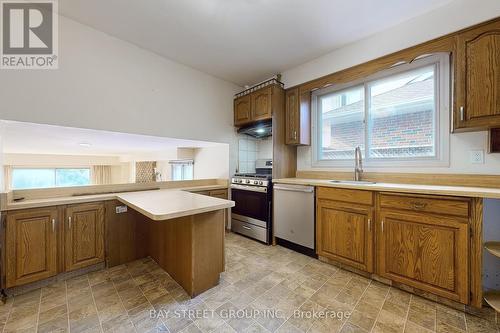 2152 Haygate Crescent, Mississauga, ON - Indoor Photo Showing Kitchen