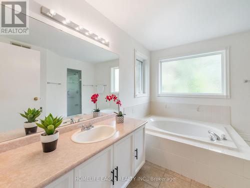 10 Lansdowne Drive, Brampton, ON - Indoor Photo Showing Bathroom