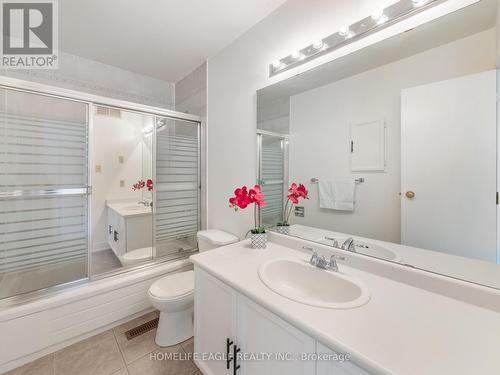 10 Lansdowne Drive, Brampton, ON - Indoor Photo Showing Bathroom