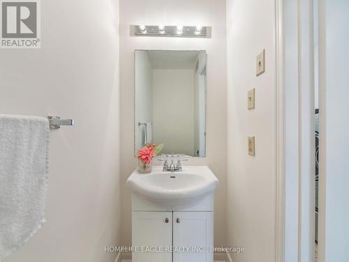 10 Lansdowne Drive, Brampton, ON - Indoor Photo Showing Bathroom