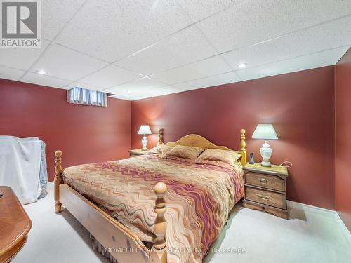 10 Lansdowne Drive, Brampton, ON - Indoor Photo Showing Bedroom