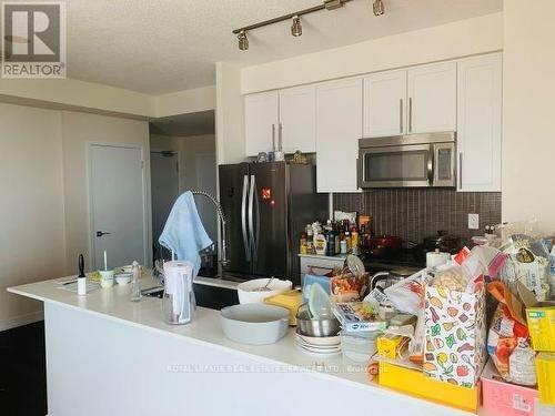 3910 - 4011 Brickstone Mews, Mississauga (City Centre), ON - Indoor Photo Showing Kitchen