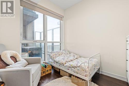 608 - 2087 Fairview Street, Burlington, ON - Indoor Photo Showing Bedroom