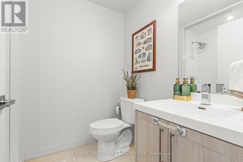 608 - 2087 Fairview Street, Burlington (Freeman), ON - Indoor Photo Showing Bathroom