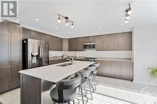 543 Arum Terrace, Ottawa, ON - Indoor Photo Showing Kitchen With Stainless Steel Kitchen With Double Sink With Upgraded Kitchen