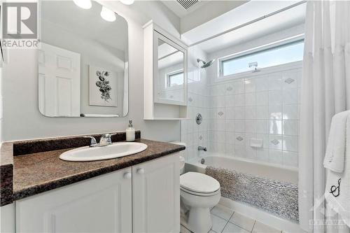 34 New Deighton Crescent, Ottawa, ON - Indoor Photo Showing Bathroom