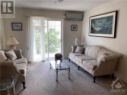 141 Potts Private Unit#307, Ottawa, ON - Indoor Photo Showing Living Room