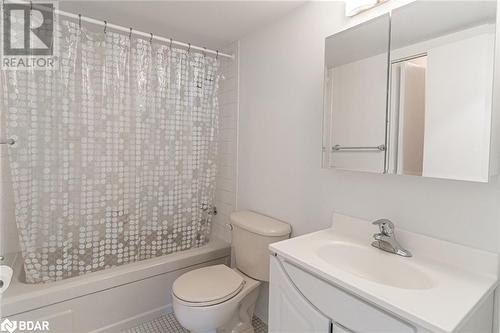 181 Collier Street Unit# 701, Barrie, ON - Indoor Photo Showing Bathroom