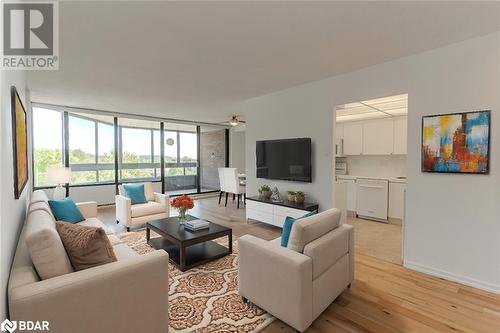 181 Collier Street Unit# 701, Barrie, ON - Indoor Photo Showing Living Room