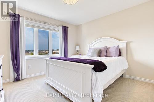 31 Mayland Trail, Hamilton, ON - Indoor Photo Showing Bedroom