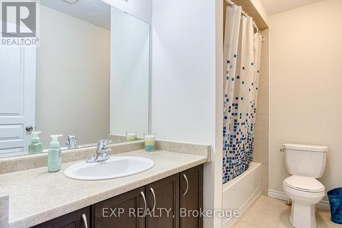 31 Mayland Trail, Hamilton, ON - Indoor Photo Showing Bathroom