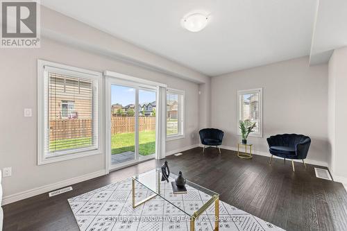 157 Fall Fair Way, Hamilton, ON - Indoor Photo Showing Living Room