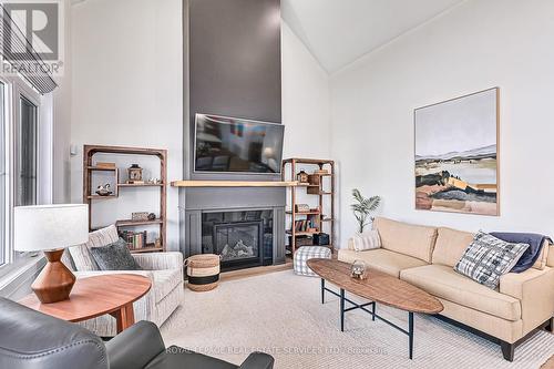 337 Yellow Birch Crescent, Blue Mountains, ON - Indoor Photo Showing Living Room With Fireplace