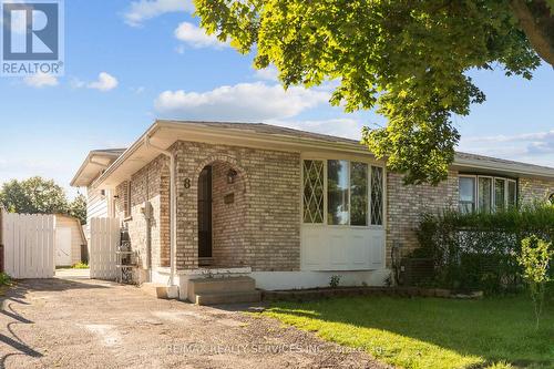 8 Canterbury Drive, St. Catharines, ON - Outdoor