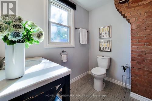 214 Mcanulty Boulevard, Hamilton (Crown Point), ON - Indoor Photo Showing Bathroom