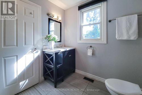 214 Mcanulty Boulevard, Hamilton (Crown Point), ON - Indoor Photo Showing Bathroom