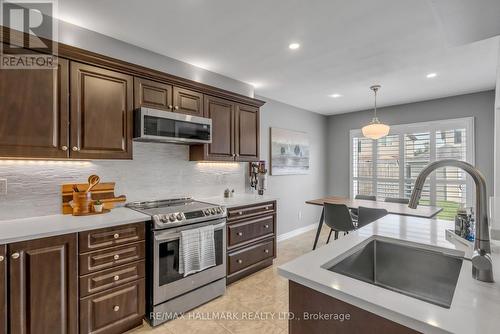 260 Fall Fair Way, Hamilton (Binbrook), ON - Indoor Photo Showing Kitchen With Upgraded Kitchen