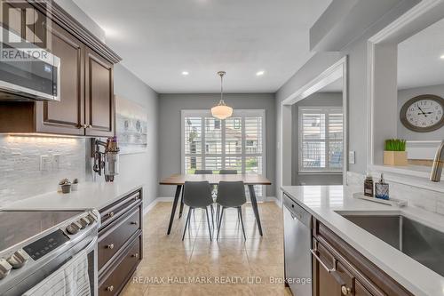 260 Fall Fair Way, Hamilton (Binbrook), ON - Indoor Photo Showing Kitchen With Upgraded Kitchen