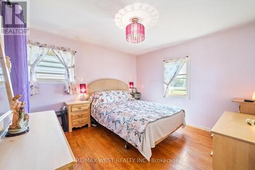 768 Gillespie Street, Peterborough, ON - Indoor Photo Showing Bedroom