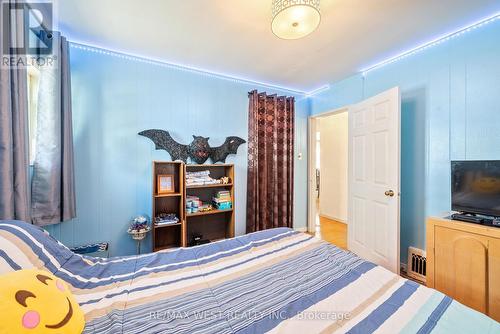 768 Gillespie Street, Peterborough, ON - Indoor Photo Showing Bedroom