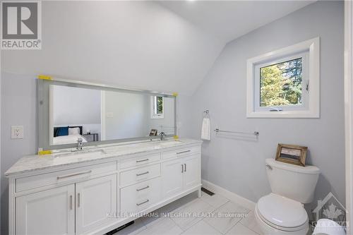 314 Maberly Station Road, Tay Valley, ON - Indoor Photo Showing Bathroom