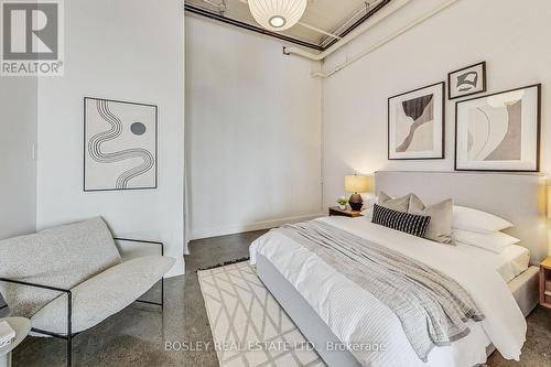 400 - 245 Carlaw Avenue, Toronto, ON - Indoor Photo Showing Bedroom