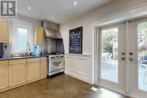 37 Kingsmount Park Road, Toronto (Woodbine Corridor), ON - Indoor Photo Showing Kitchen