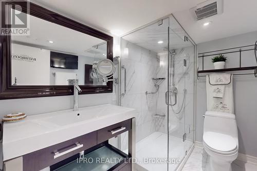 37 Kingsmount Park Road, Toronto, ON - Indoor Photo Showing Bathroom