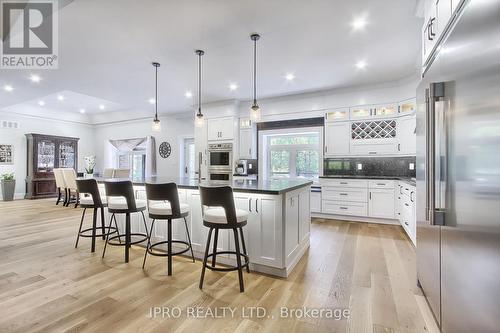 2705 14Th Line, Innisfil, ON - Indoor Photo Showing Kitchen With Upgraded Kitchen