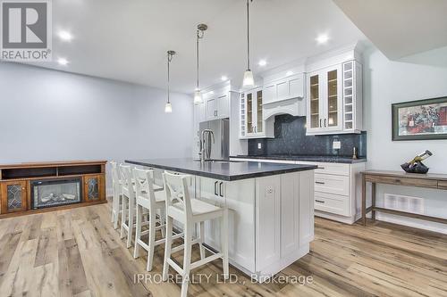 2705 14Th Line, Innisfil, ON - Indoor Photo Showing Kitchen With Upgraded Kitchen