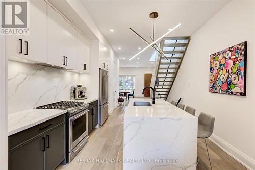 46 Borden Street, Toronto (University), ON - Indoor Photo Showing Kitchen With Upgraded Kitchen