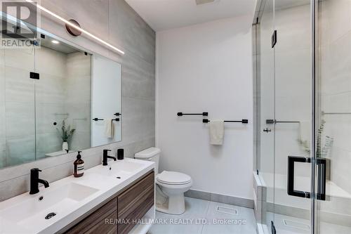 46 Borden Street, Toronto (University), ON - Indoor Photo Showing Bathroom