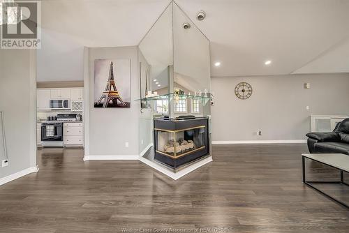 10884 Brentwood Crescent, Windsor, ON - Indoor Photo Showing Living Room With Fireplace