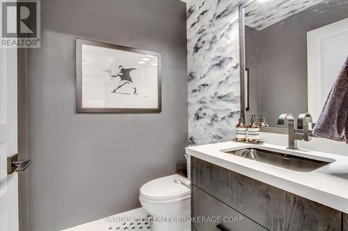 Th3 - 2230 Lake Shore Boulevard W, Toronto, ON - Indoor Photo Showing Bathroom