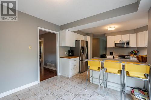 2495 Headon Road, Burlington, ON - Indoor Photo Showing Kitchen With Stainless Steel Kitchen