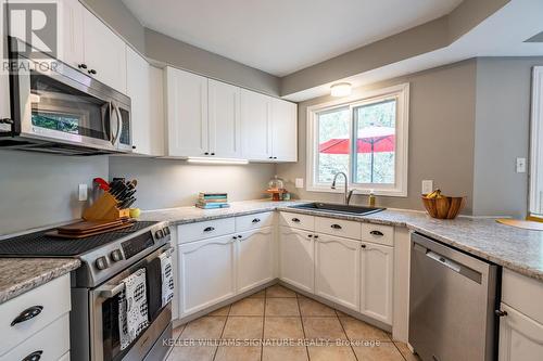 2495 Headon Road, Burlington, ON - Indoor Photo Showing Kitchen With Stainless Steel Kitchen