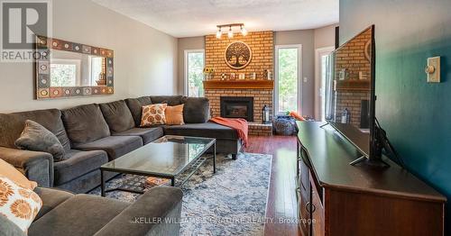 2495 Headon Road, Burlington, ON - Indoor Photo Showing Living Room With Fireplace